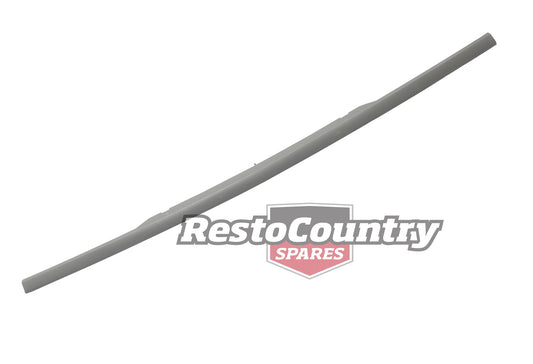 Holden Commodore Rear VL Sedan Bumper Bar CENTRE Mould trim plastic - 92025842