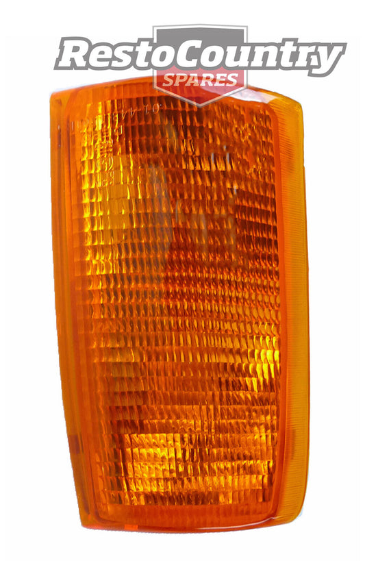 Holden Commodore VB VC Front Indicator Assembly RIGHT Lens + Body turn signal - LFT1034